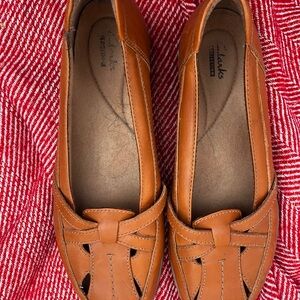 Clarks Women's Tan Leather Loafers w criss cross cutouts